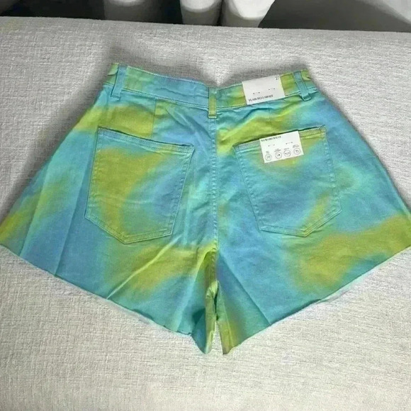 We Wore What Flare Bell Shorts, Stretch Twill Denim in Zvi Tie Tye. Size 27. NWT - Picture 5 of 15